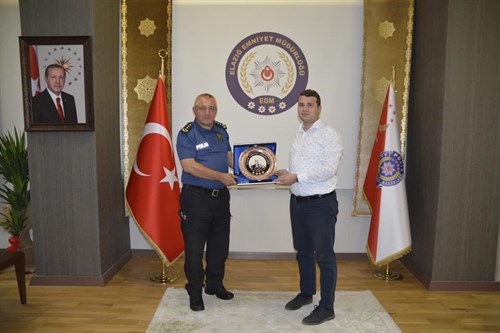 Kaymakamımız Sn.Fatih CIDIROĞLU, tayini çıkması nedeniyle Elazığ İl Emniyet Müdürü Sn Celal SEL’e veda ziyaretinde bulundu.